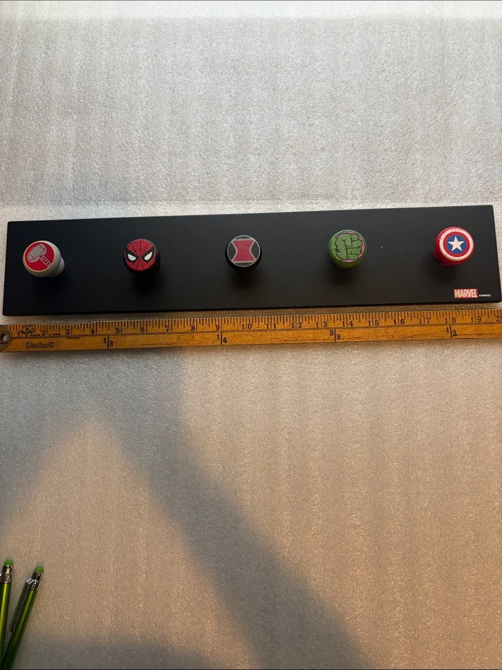Marvel Black Wall Hook Rack with Red, Green, Blue and Pink Superhero Knobs